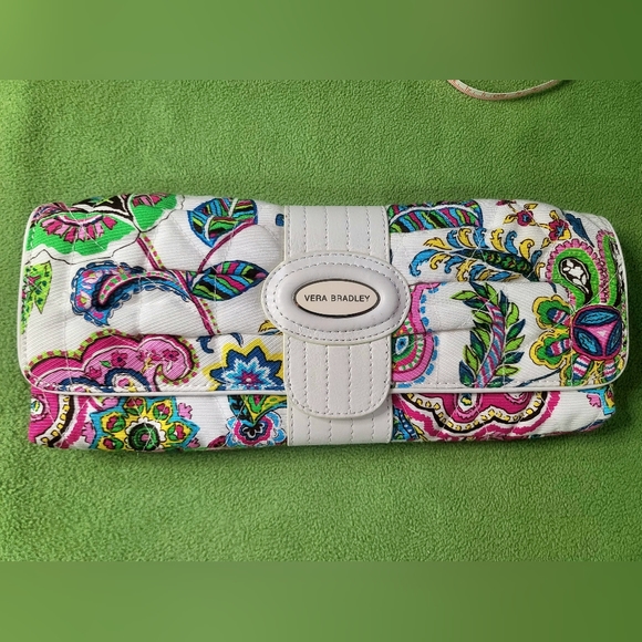 Vera Bradley Handbags - Vera Bradley Clutch Wristlet bag